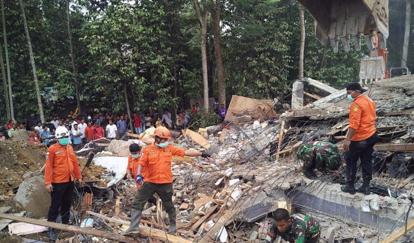▲ 印尼亞齊6.5強震　釀54人死亡、78人重傷。(圖／美聯社)