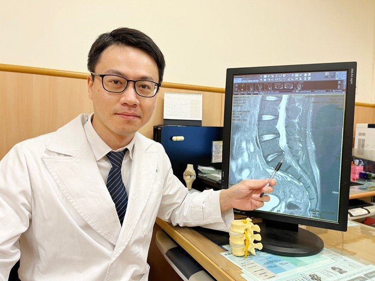 年輕移工下背痛一年　台中慈濟醫：脊椎內視鏡治療快速回職場