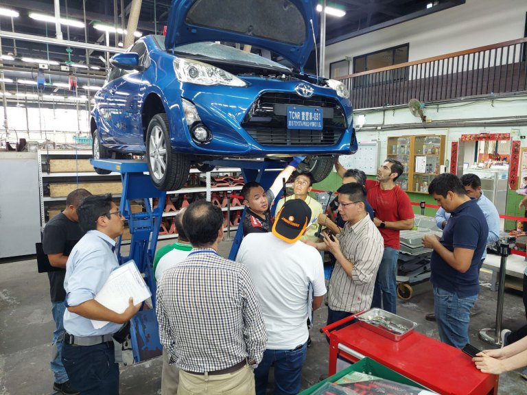 中南美洲36學員來台學習電動車維修技術　同時體驗端午包粽風俗