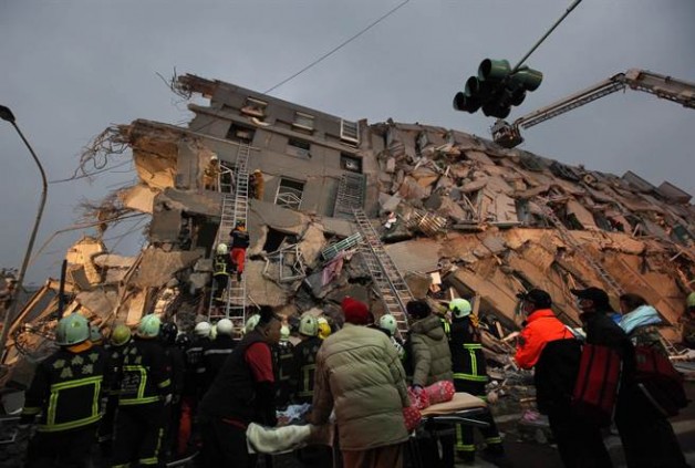 ▲ 0206美濃大地震造成台南市維冠金龍大樓倒塌。(圖片來源／網路)